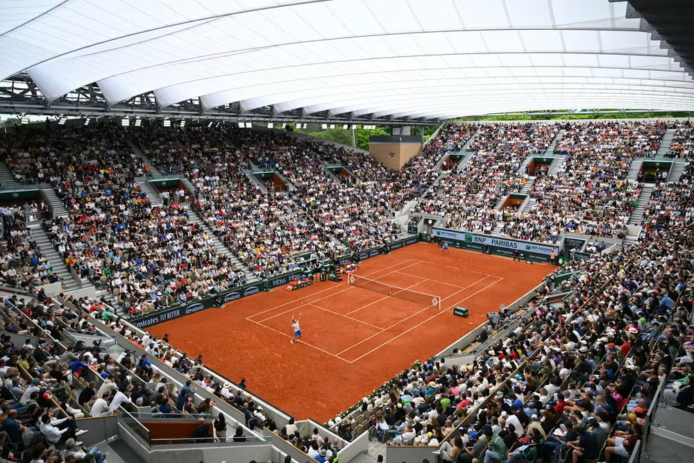 COURT SUZANNE-LENGLEN